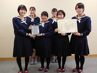 画像：広島県立広島皆実高等学校 田中さん、平田さん、澤原さん、松浦さん、高橋さん、山本さん